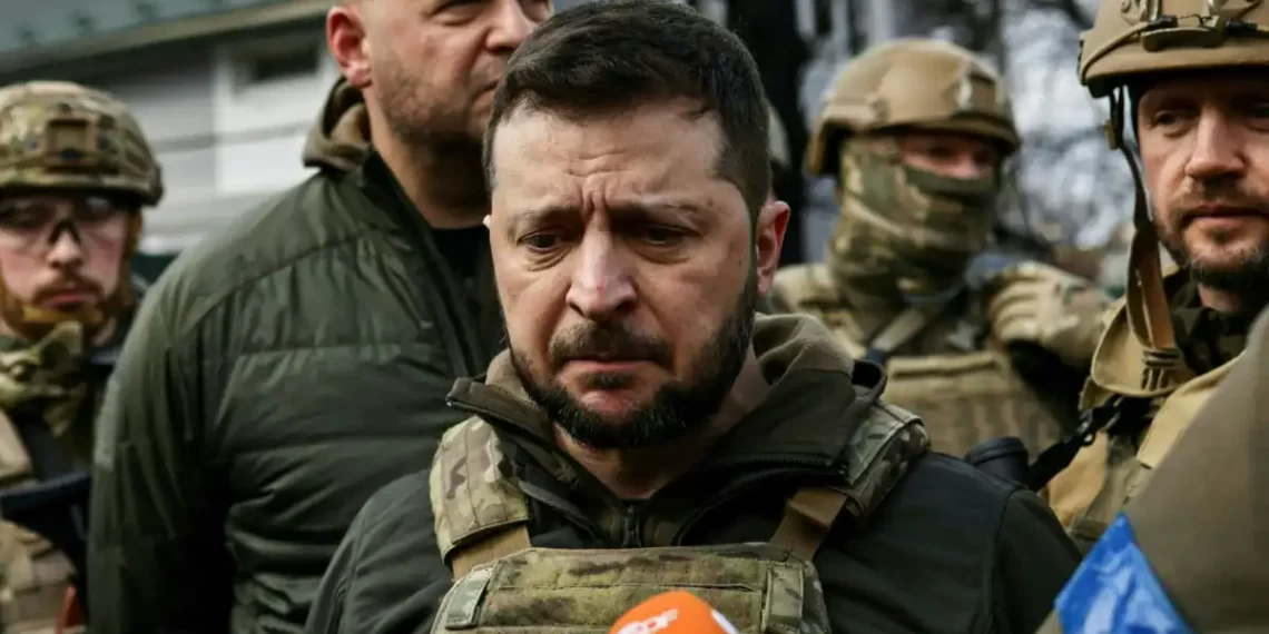 La solitudine di Zelensky: perché l’occidente globale sta voltando le spalle al suo ultimo crociato