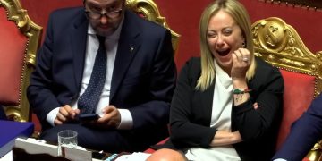 Il delirio degli svendipatria: se il governo dei finto-sovranisti svende l’Italia agli oligarchi