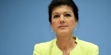 Chi è Sahra Wagenknecht? La critica alla sinistra alla moda e l’accusa di rossobrunismo