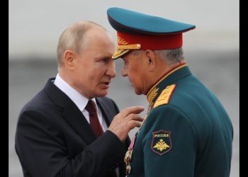 Putin e Shoigu: cosa significa la sostituzione del ministro della difesa russo?