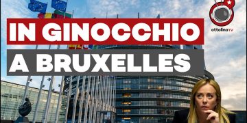 L’ignobile teatrino di Meloni la svendipatria in ginocchio a Bruxelles per trattare la resa italiana