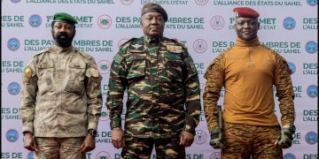Mali, Niger e Burkina Faso lasciano la Francia in mutande – ft. Matteo Capasso