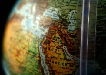 Come lo scacchiere mediorientale cambia il futuro del mondo – ft. Elia Morelli