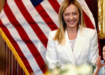 Meloni a New York candida l’Italia a diventare la rampa di lancio per finire di distruggere l’Europa – ft. Alessandro Volpi