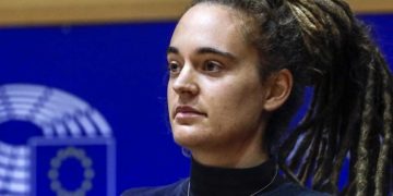 “Bombardiamo la Russia per salvare gli oppressi”: Carola “the rocket” Rackete e la morte della sinistra europea – ft. Vanni De Lucia
