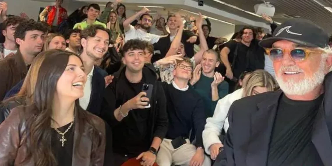 Italia sotto shock: il paese rientra a scuola, ma invece dei prof ci trova Flavio Briatore