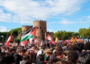 La protesta proPal riempie le piazze – ft. Shokri Al Hroub