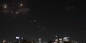L’Iran asfalta l’Iron Dome e colpisce duro Israele