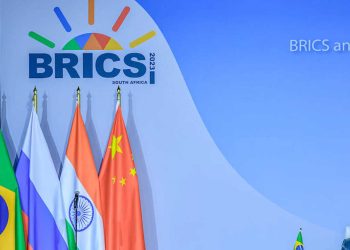 I BRICS sfidano l’egemonia culturale dell’Occidente – ft. Paolo Maria Spina
