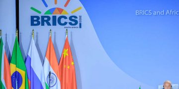 I BRICS sfidano l’egemonia culturale dell’Occidente – ft. Paolo Maria Spina