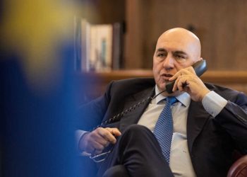 Israele difende la democrazia in Medio Oriente e decide di sparare sui soldati italiani in Libano