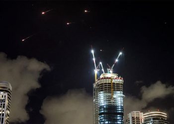 I missili iraniani sono un messaggio all’imperialismo. Cosa farà ora Israele? ft. Hanieh Tarkian