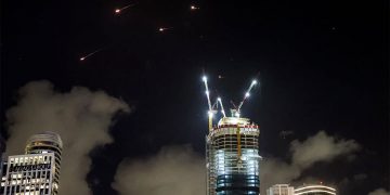 I missili iraniani sono un messaggio all’imperialismo. Cosa farà ora Israele? ft. Hanieh Tarkian
