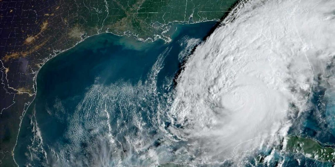 Il doppio uragano che ha devastato gli USA – Non è cambiamento climatico, è guerra contro i poveri