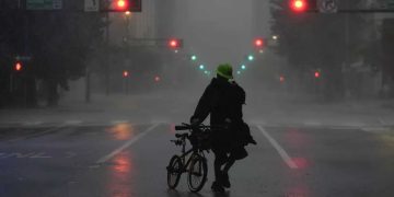 Da Katrina a Milton: come gli USA utilizzano le catastrofi naturali per rubare ai poveri e dare ai ricchi