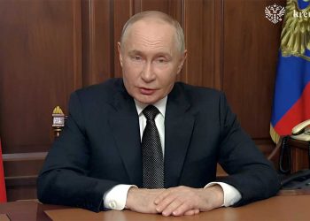 Putin lancia missili balistici e fa le prove per il nucleare: cosa succederà adesso? – ft. David Colantoni e Francesco Dall’Aglio
