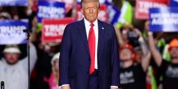 L’apprendista: riuscirà Donald Trump a servire come si deve i padroni del mondo? – ft. Alessandro Volpi