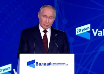 “Russia e BRICS guideranno la grande decolonizzazione” – Putin al Valdai Club asfalta l’impero 