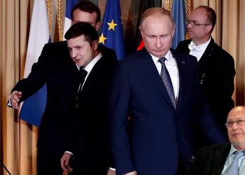 Il gioco pericoloso di Zelensky e i negoziati tra Trump e Putin – ft. Gianandrea Gaiani