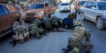 Disfatta in Siria: Hama è caduta, l’esercito di Assad si ritira – Non chiamatelo TG del 5 dicembre 2024