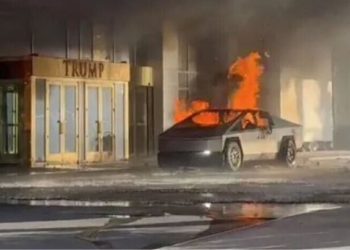 Gli USA sotto shock: tre attentati in 24 ore. Che sta succedendo? – Ft. Giacomo Gabellini