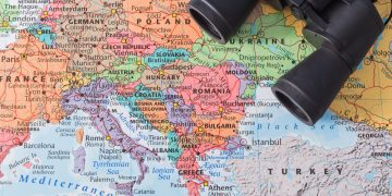 Perché l’Italia deve uscire dalla NATO e dall’Ue e aderire ai BRICS