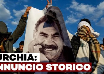 La foto di Abdullah Ocalan portata in manifestazione da militanti del PKK