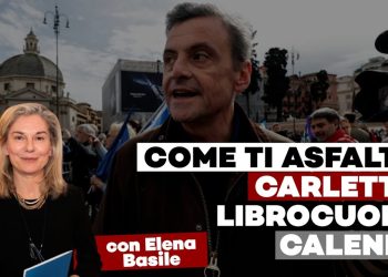 Carlo Calenda alla manifestazione europeista di Roma con Elena Basile in primo piano