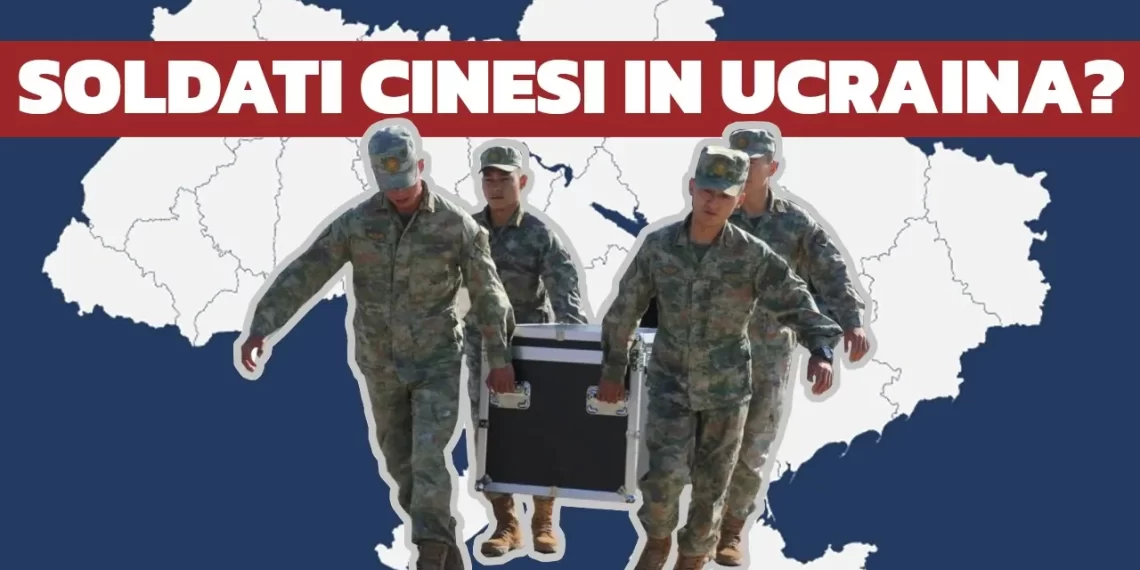Soldati cinesi con la mappa della Cina sullo sfondo
