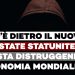 Uomo senza volto in primo piano con un cappuccio su sfondo buio