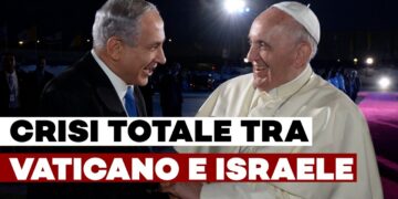 Benjamin Netanhyau e Papa Francesco si stringono la mano