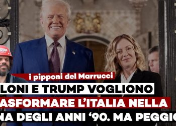 Donald Trump e Giorgia Meloni in posa per una foto ufficiale. Giuiano Marrucci in primo piano