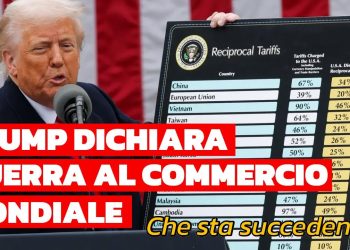 Donald Trump mostra i nuovi dazi