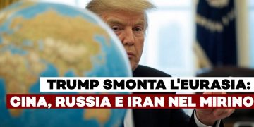 Donald Trump semi-nascosto da un mappamondo
