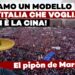 Piazza della Costituzione a città del Messico gremita di folla, con Giuliano Marrucci messicano in primo piano
