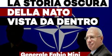 Simbolo della NATO con il generale Fabio Mini in primo piano