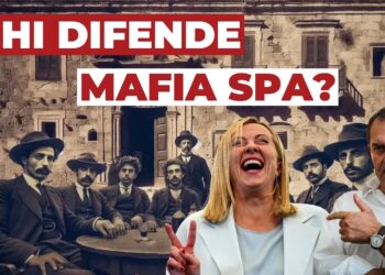 Foto d'epoca di mafiosi, Giorgia Meloni e Luigi de Magistris in primo piano