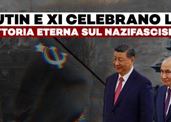 Xi Jinping e Vladimir Putin con il simbolo della falce e martello in evidenza