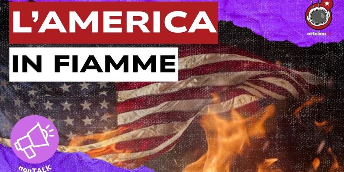 Bandiera degli USA incendiata