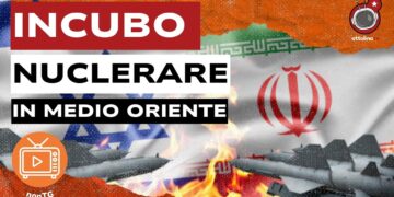 Bandiere di Israele e Iran con missili