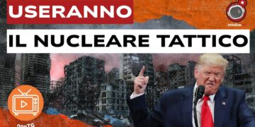 Città bombardata. Donald Trump in primo piano
