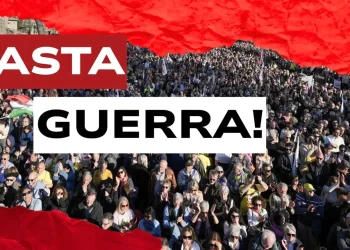 Folla in manifestazione