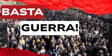 Folla in manifestazione