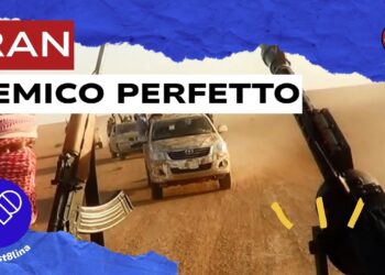 Guerriglieri armati nel deserto