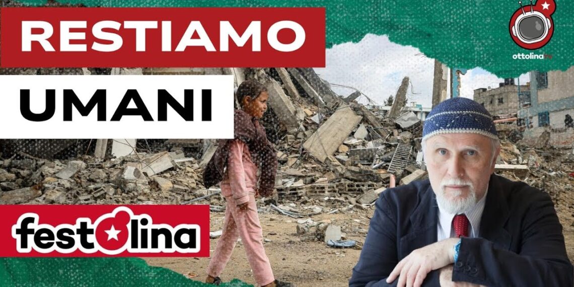 Bambina fra le macerie di Gaza. Moni Ovadia in primo piano