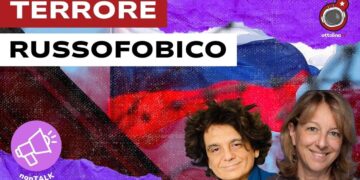 Bandiera russa. Laura Salmon e Sandro Teti in primo piano