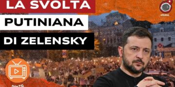 Manifestazione a Kiev. Volodymyr Zelensky in primo piano