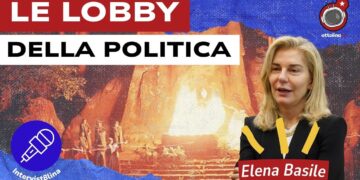 Raffigurazione di una lobby primordiale. Elena Basile in primo piano