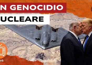 Un drone. Benjamin Netanhyau e Donald Trump che si baciano sulla bocca in primo piano