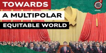 Xi Jinping con i membri del Partito Comunista cinese